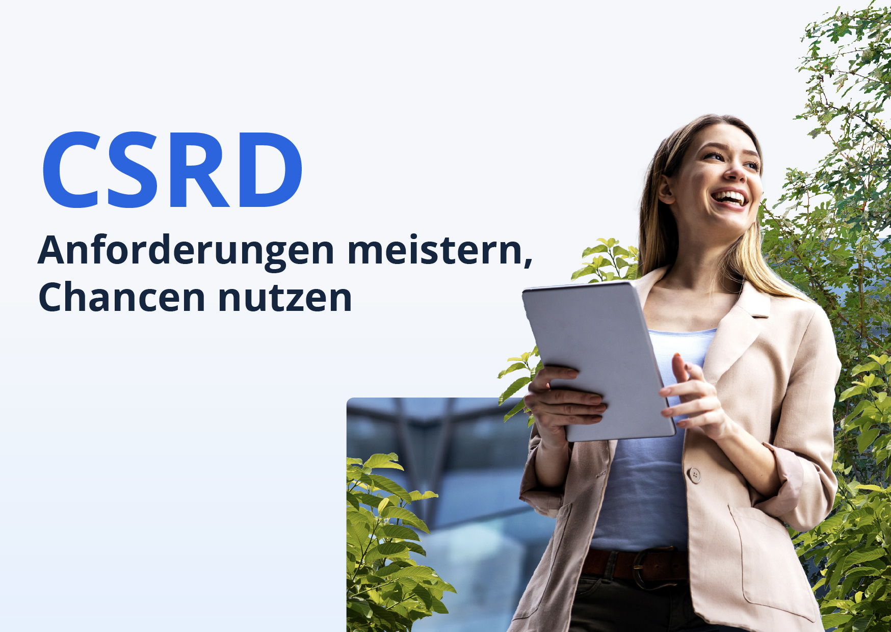 Cover des CSRD Whitepapers mit einer lächelnden Geschäftsfrau, die ein Tablet hält, neben dem Text 'CSRD: Anforderungen meistern, Chancen nutzen' vor einem urbanen Hintergrund.